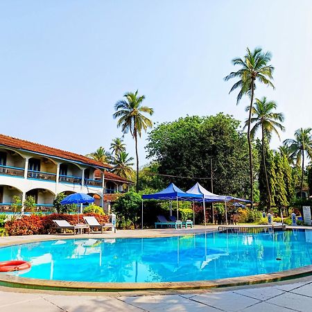 Carina Beach Resort Бенаулім Екстер'єр фото
