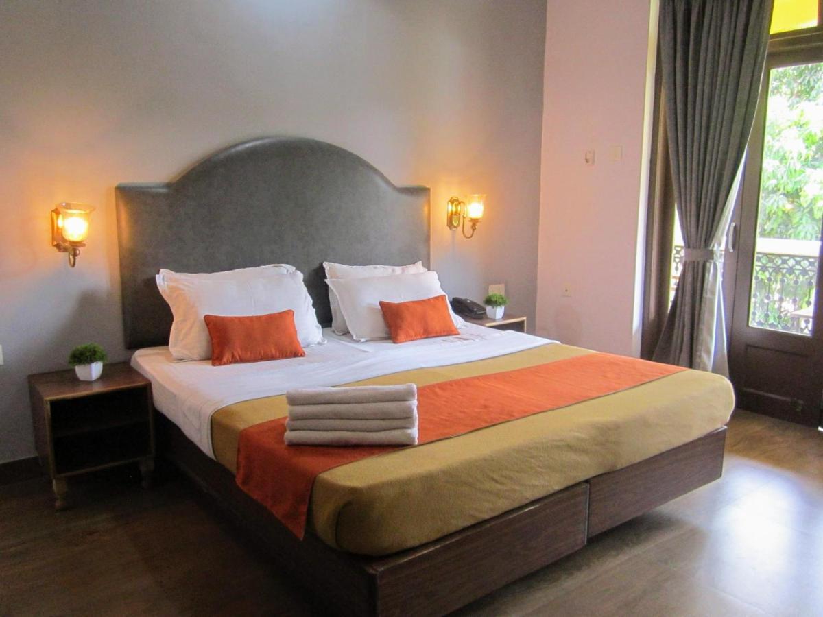 Carina Beach Resort Бенаулім Екстер'єр фото