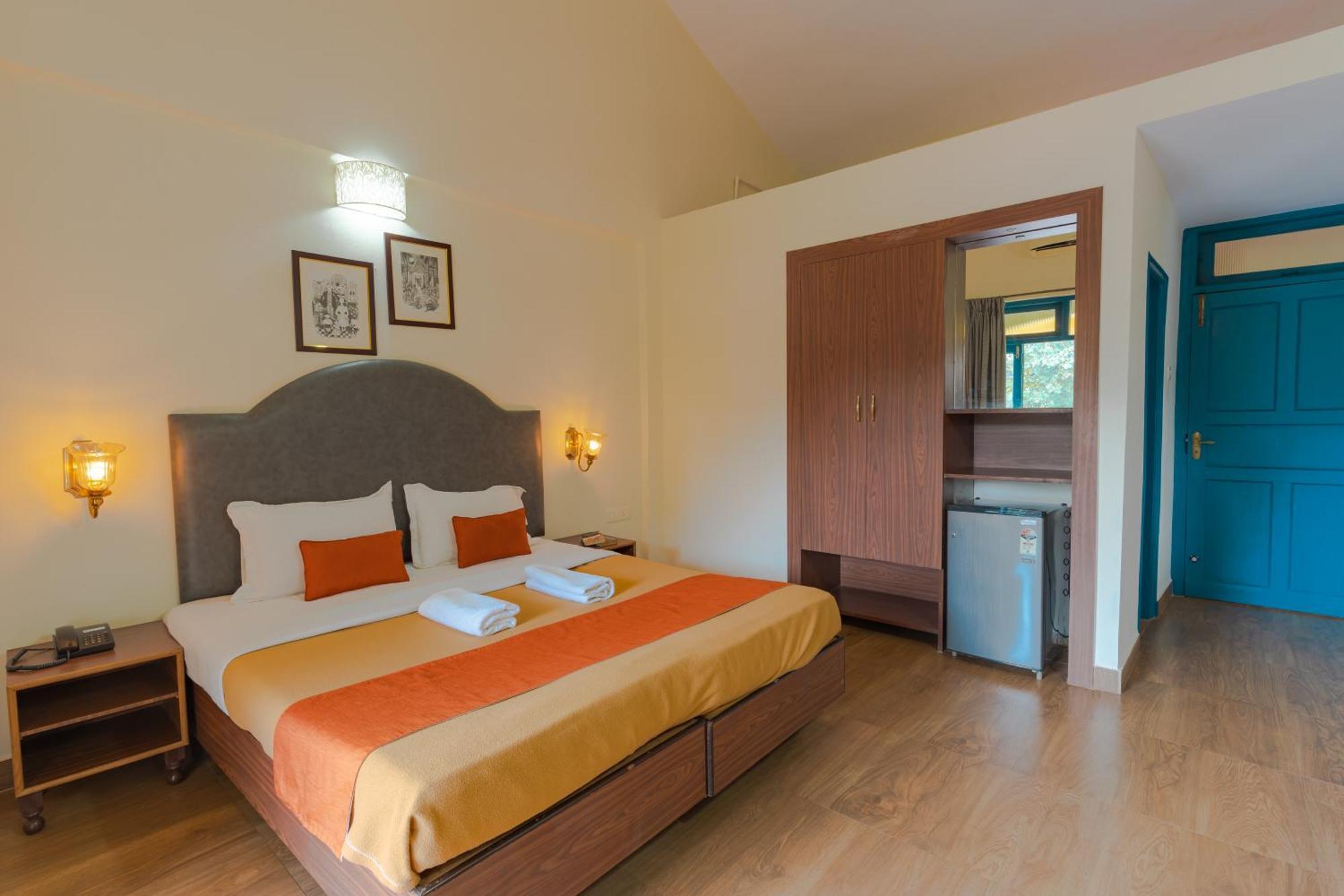 Carina Beach Resort Бенаулім Екстер'єр фото