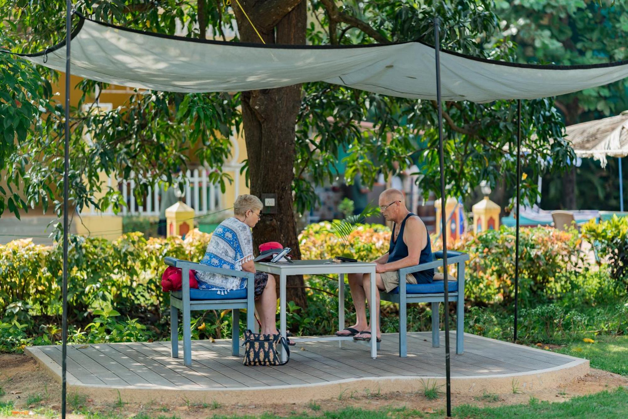 Carina Beach Resort Бенаулім Екстер'єр фото